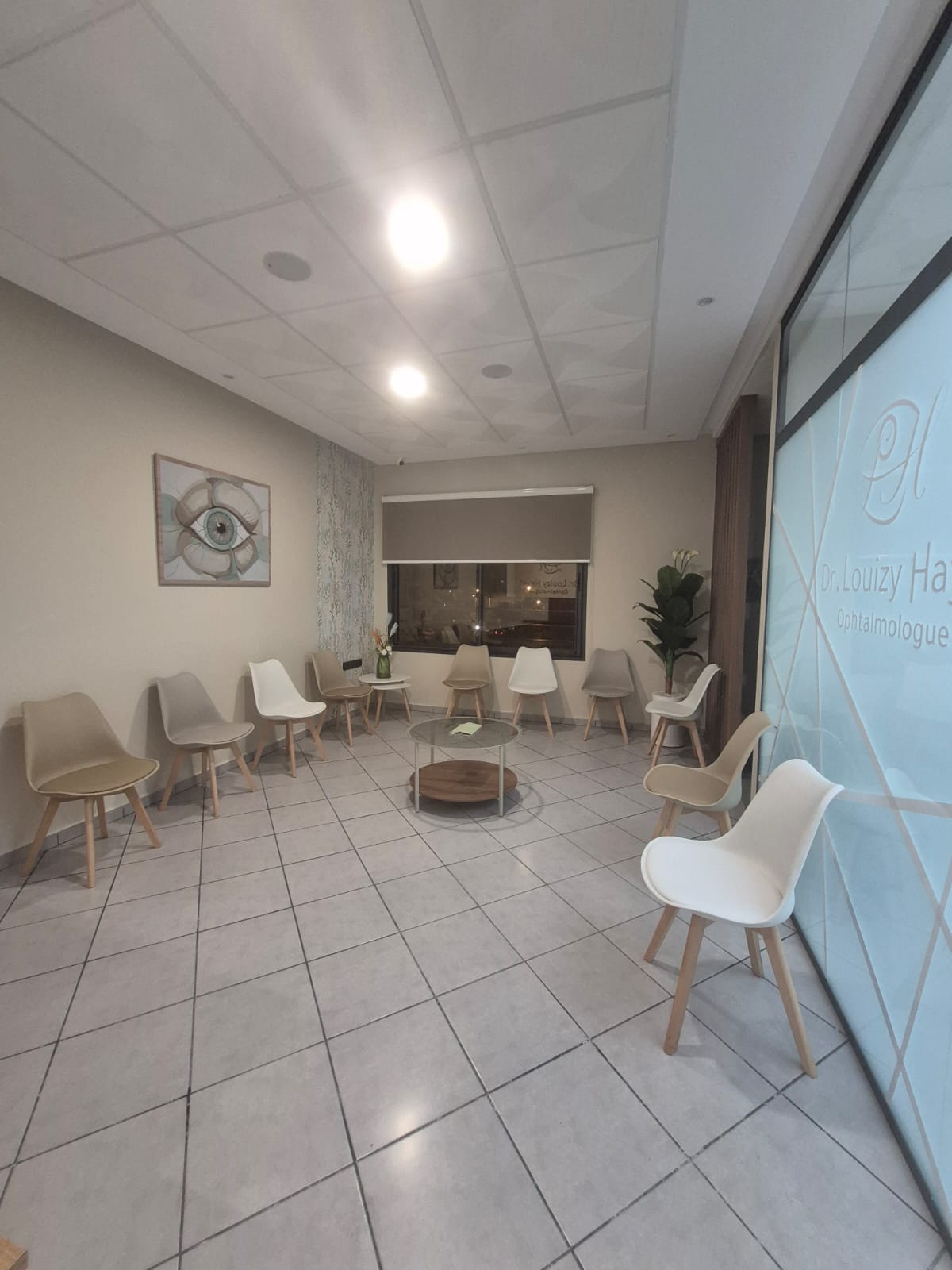 Salle d'attente confortable — Cabinet ophtalmologue Casablanca